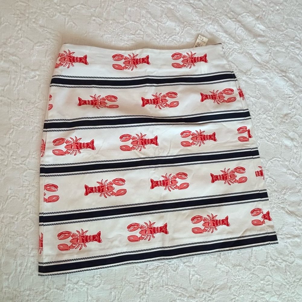 TALBOTS NWT white skirt, navy stripes, with lobster pattern - Size 6